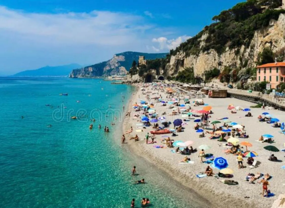 Al 37 Vista Mare E Colline Apartment Finale Ligure Italy